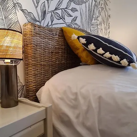 B&B A L'ombre Du Clocher 칼렌자나