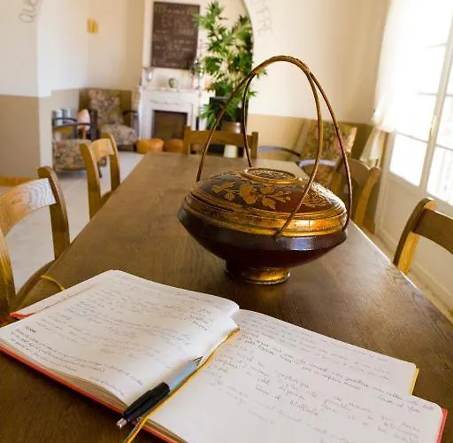 A L'ombre Du Clocher Bed & Breakfast 3*