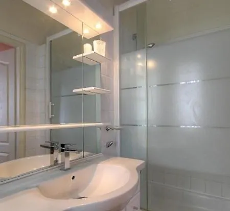 A L'ombre Du Clocher Bed and Breakfast