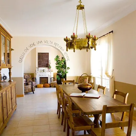 A L'ombre Du Clocher Calenzana