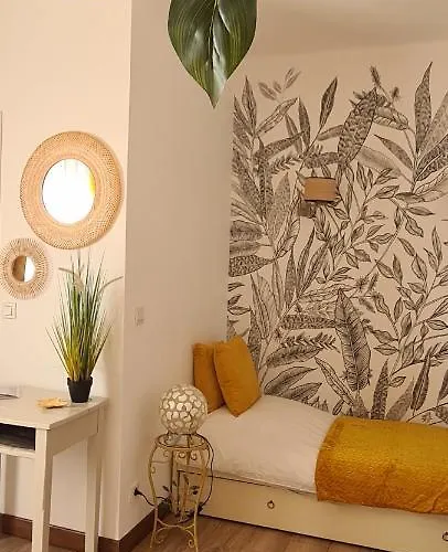 Panzió A L'ombre Du Clocher 3*