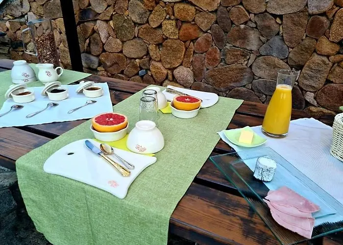Alojamento de Acomodação e Pequeno-almoço A L'ombre Du Clocher Calenzana