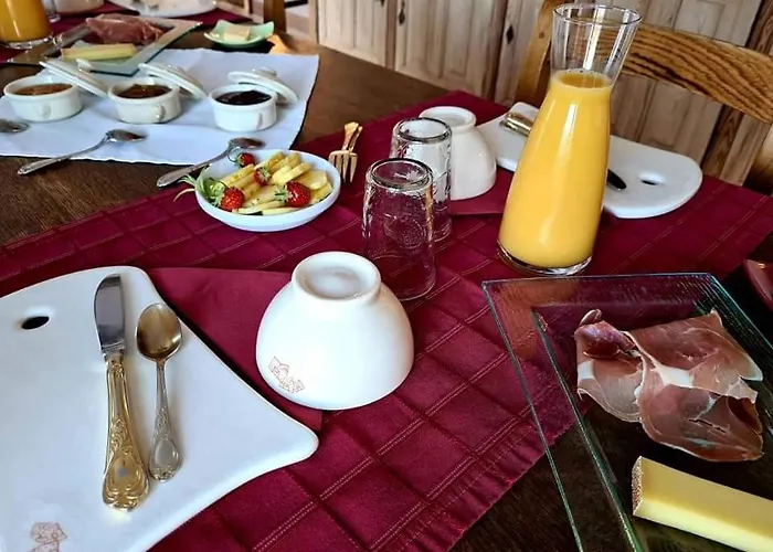 A L'ombre Du Clocher