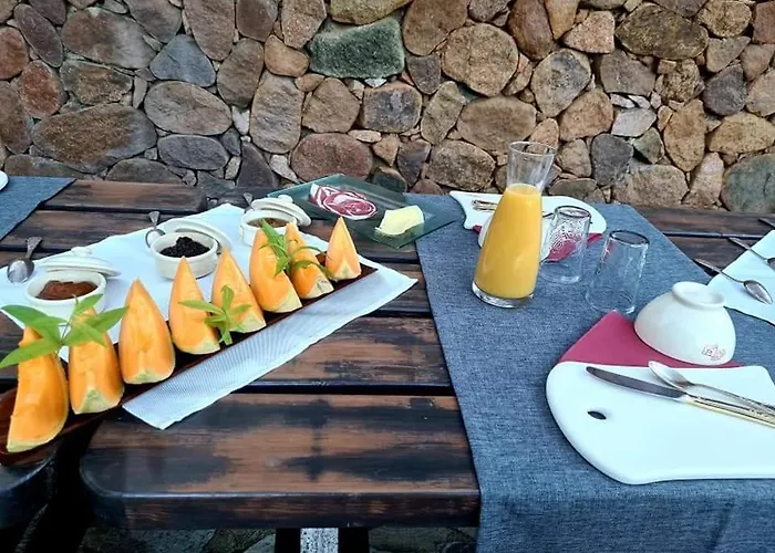 Alojamento de Acomodação e Pequeno-almoço A L'ombre Du Clocher Calenzana